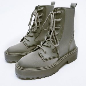 NWT- ZARA lace up boot
